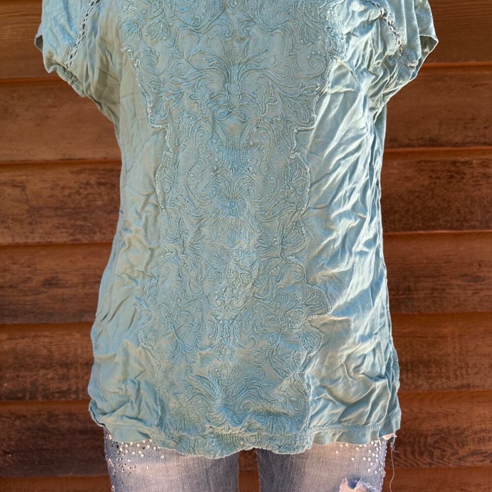 Gloria Vanderbilt Ladies Embroidered V-Neck Shirt Top Mineral Blue Medium - Picture 5 of 8